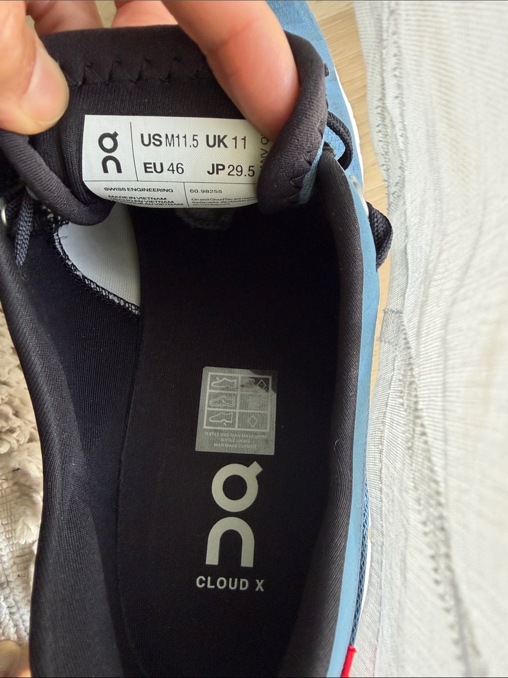 ON CLOUD running shoes size Men's 11.5 - Picture 14 of 17
